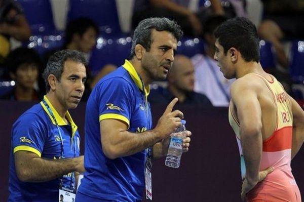 محمدی کادرفنی نمره قبولی گرفت، کشتیگیرانمان به کمتر از خود نباختند کامران قاسمپور صاحب سبک است و ایرانی کشتی میگیرد