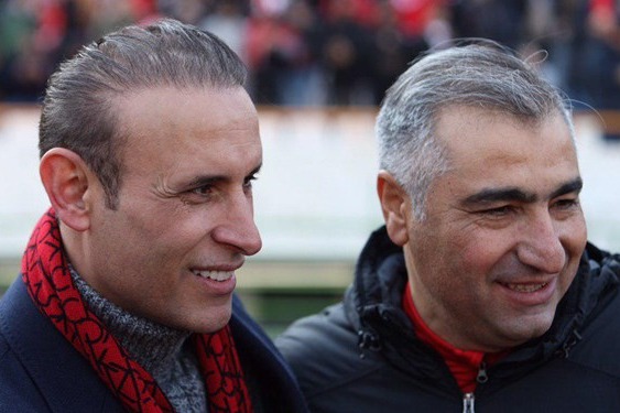 نقض پروتکل بهداشتی توسط گلمحمدی و الهامی حضور اسکوچیچ در ورزشگاه آزادی عکس