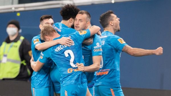  ضربه سر آزمون برای رکوردسازی زیوبا  عکس