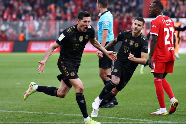  بمباران برلین توسط بایرن مونیخ در شب پیروزی بی دردسر دورتموند