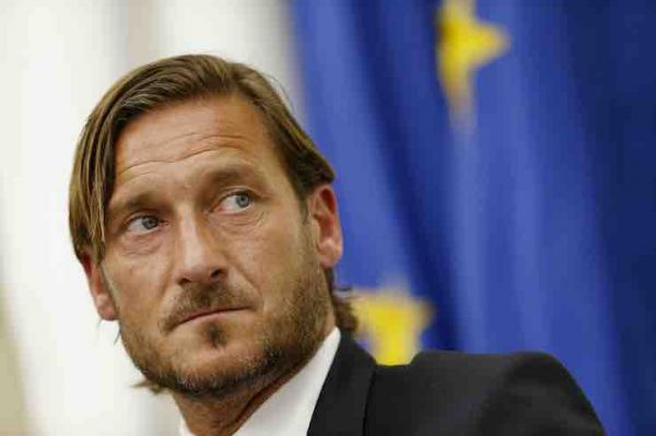 عکس؛ تیپ عجیب توتی با لباس یک راهبه