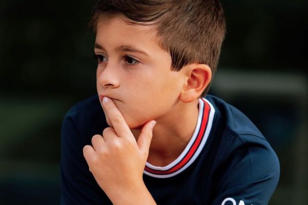 انتشار تصویری متفکر از پسر مسی با پیراهن پیاسجی به مناسبت تولدش