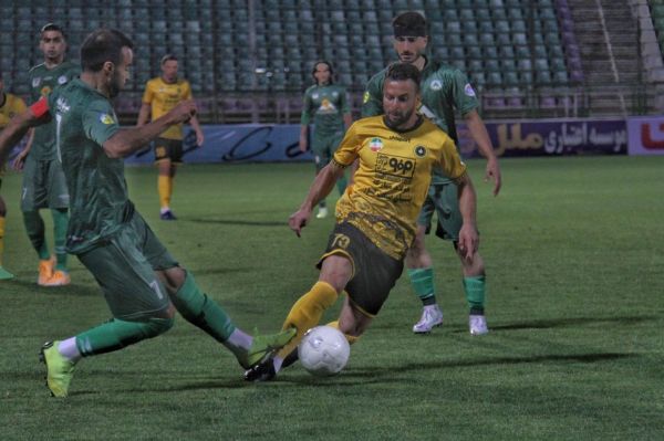  ذوب‌آهن یک - سپاهان صفر  صدرنشینی زردها ذوب شد  گاندوها برای سرخابی ها بازی کردند