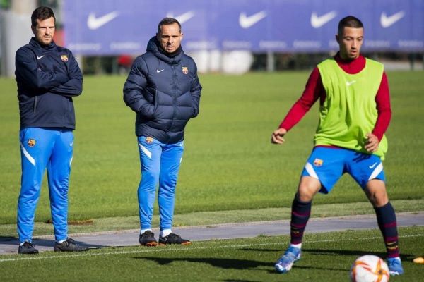 بارخوان پس از هدایت موقت بارسلونا به چه کاری مشغول شد