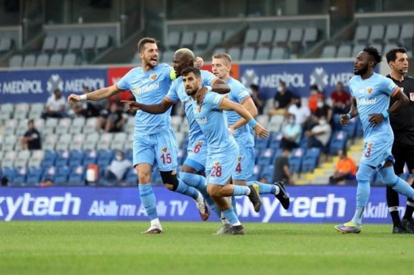 تساوی یاران حسینی در خانه فنرباغچه