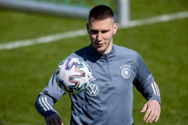  مثبت شدن تست کرونای یک بایرنی، تمرینات تیم ملی آلمان را تعطیل کرد