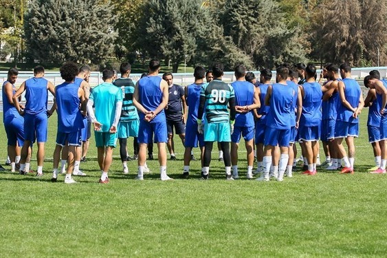  گزارش تمرین استقلال  مرور تاکتیک تیمی به همراه یک غایب