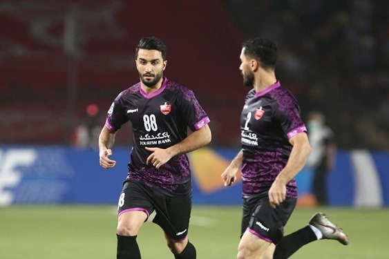 بازیکن پرسپولیس تماشاگر ویژه سایپا و خیبر خرمآباد