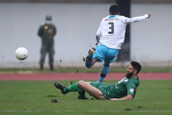 حاشیه بازی پبکان - ذوبآهن درگیری بازیکنان در وسط زمین نبود VAR دوباره در لیگ ایران حاشیهساز شد