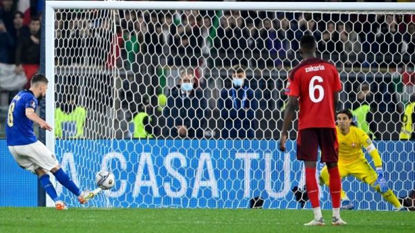  این پنالتی مانع رسیدن ایتالیا به جام جهانی می‌شود  عکس