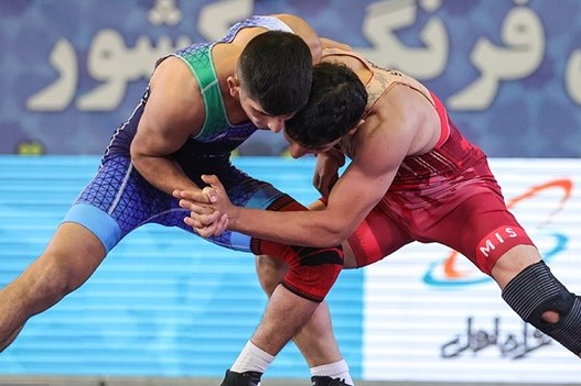 لیگ برتر کشتی فرنگی صعود دانشگاه آزاد به مرحله نیمهنهایی