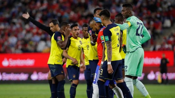 ویدال و تدریس هنرهای رزمی جلوی اکوادور عکس