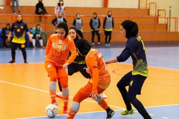 لیگ برتر فوتسال بانوان رقابت مهم نصر فردیس با شرکت ملیحفاری