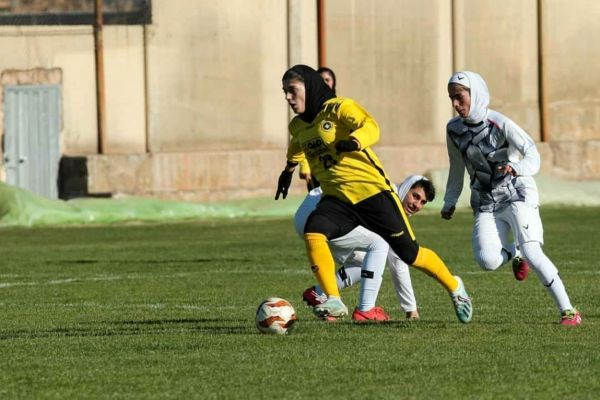  سپاهان اصفهان هشت - سارگل بوشهر صفر  طوفان زرد سارگل را پر پر کرد