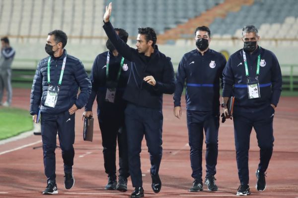 حاشیه بازی استقلال و نساجی خوشحالی استقلالیها از گلخوردن پرسپولیس برخورد گرم مجیدی با بیانی