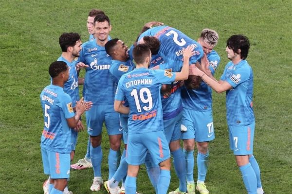 لیگ برتر روسیه پیروزی پرگل زنیت در حضور ۱۷ دقیقهای آزمون