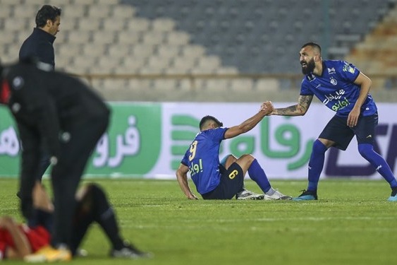  8 نکته از هفته پنجم لیگ برتر  جنگ سرد پرسپولیس با تصمیم‌گیران، حسرت برد آبی‌ها مقابل هواداران  چشمک لیگ به سکوها