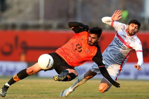 نصیری نمیدانم چطور علیه ما پنالتی گرفتند