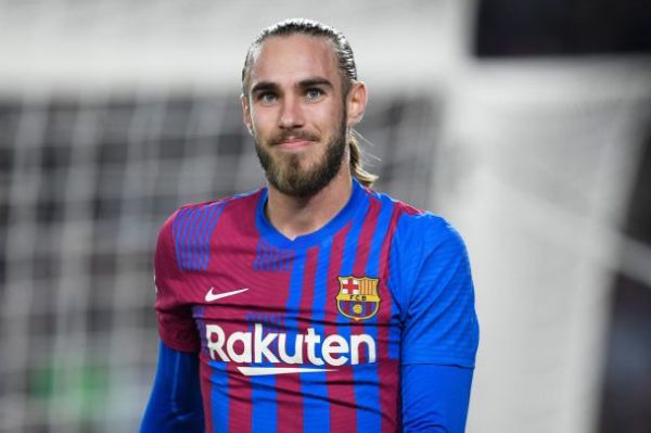 عقبنشینی مدافع بارسلونا از انتقادهای عجیبش از کومان