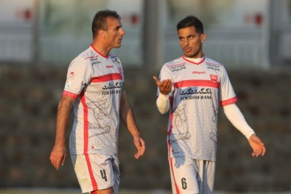 سوال روز چرا خط دفاع پرسپولیس نفوذناپذیر نیست