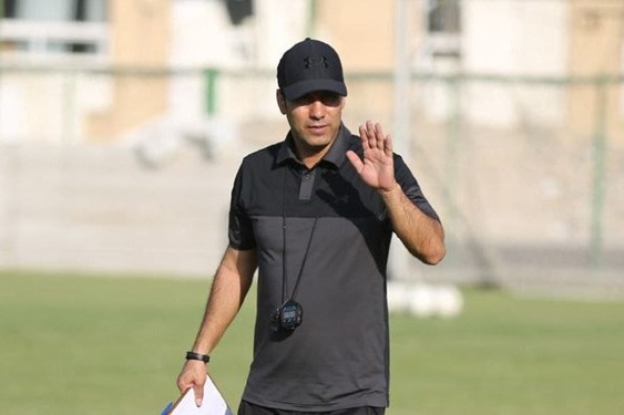  حاشیه بازی ذوب‌آهن و فولاد  خوش و بش تارتار با نکونام اعتراض هر 2 تیم به یک صحنه مشکوک