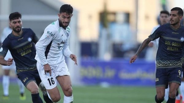 مدافع گلگهر چهار دفاع خوب داریم تابع تصمیم قلعهنویی هستم