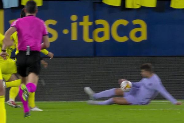  عکس؛ خطای هند بسیار مشکوک پیکه که پنالتی تشخیص داده نشد