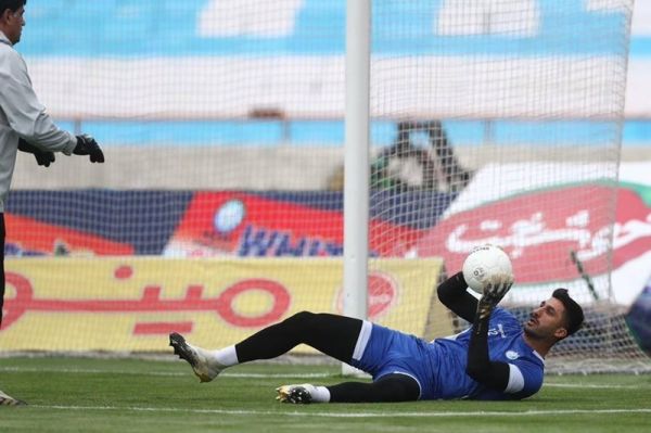 مصدومیت دروازه بان استقلال مظاهری در دربی پایتخت هم غایب است