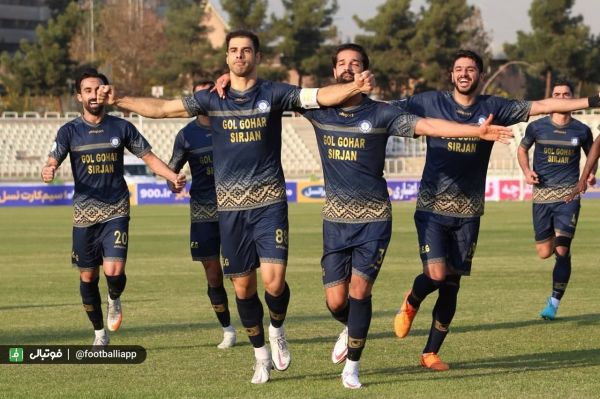 پیکان صفر - گلگهر یک گلگهر مدعی نشان می دهد پیکان در سراشیبی