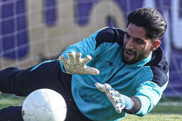 حنفی دروازهبان استقلال برای دربی را تغییر میدهد عکس