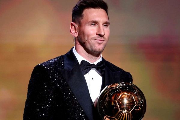 توپ طلای هفتم مسی به حساب پیاسجی می رود یا بارسلونا