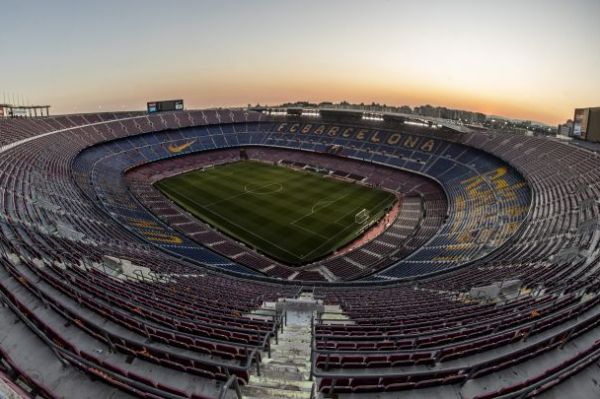 لاپورتا تایید کرد؛ بارسلونا نیوکمپ را ترک میکند