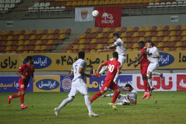 واکنش سرپرست فولاد به ادعای هواداران تراکتور عکس