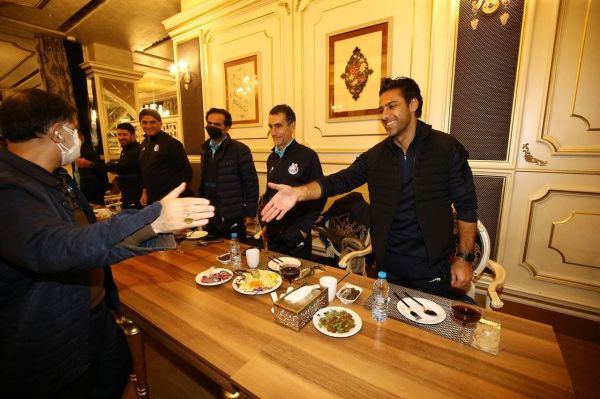  گزارش تصویری  ضیافت ناهار اعضای تیم استقلال با حضور آجرلو