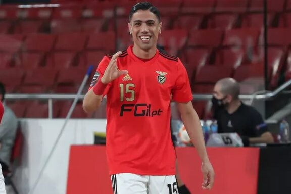 یک ایرانی رقیب طارمی برای پوشکاش