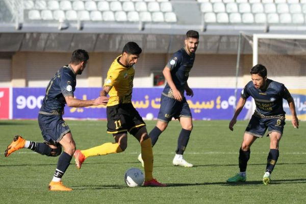  گل‌گهر 4 - سپاهان 2  شوک قلعه‌نویی به سپاهان  شکست سنگین زردها در سیرجان