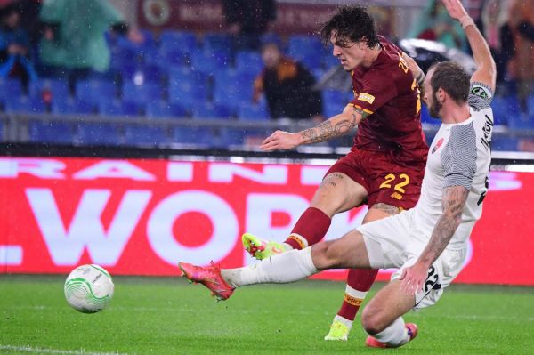 گاف بزرگ گزارشگر ایتالیایی و اعلام گلی که به اوت رفت