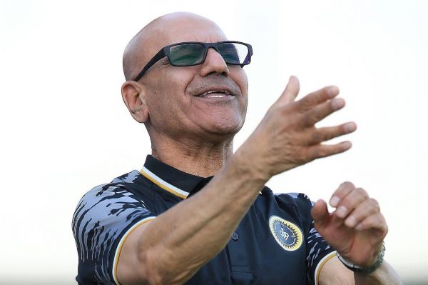 مرزبان بازیکنان ما با شکست مقابل گلگهر قهرمانانه کنار آمدند برابر اشتباهات داوری خودمان را قویتر میکنیم