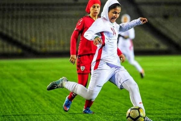 مدافع تیم ملی زانوی خود را به تیغ جراحان سپرد عکس