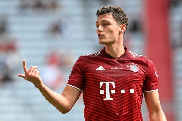  عملکرد پاوارد راضی کننده نیست  مونیخی‌ها در پی جذب یک مدافع راست