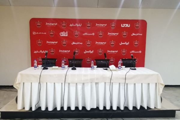 رونمایی از تبلیغات کارگزار جدید پرسپولیس عکس