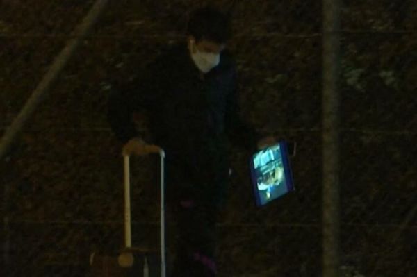  عکسی که جنجالی شد؛ تماشای سریال «خانه کاغذی» توسط بازیکن بارسلونا پس از تحقیر