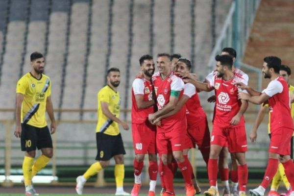 درخواست باشگاه سپاهان از سازمان لیگ بازی با پرسپولیس در اراک برگزار شود