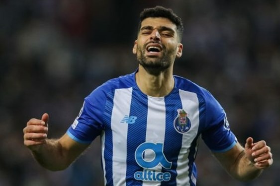  رسانه پرتغالی  طارمی زیرسوال رفته و باید گل بزند