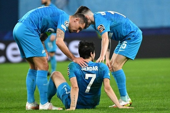 ستاره تیم ملی از لیست زنیت خط خورد عکس