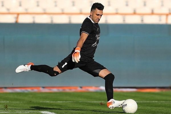 فراهانی از اختلاف مسئولان استان خراسان رضوی با مالک باشگاه ضربه خوردیم این تیم برای مشهد است و باید کمکش کنند