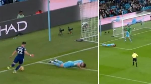  تاکتیک دفاعی عجیب مدافع منچسترسیتی؛ روی زمین خوابید