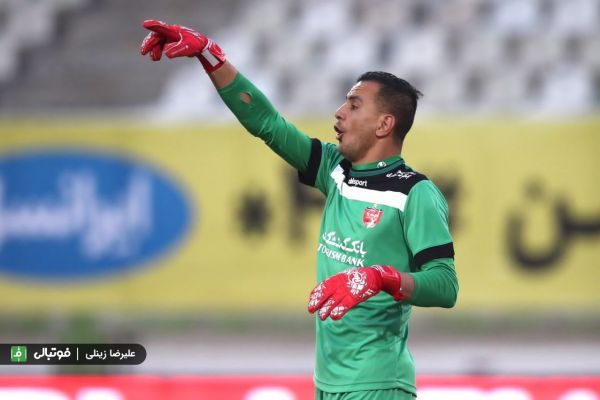 کنایه لک به پنالتیزن پیکان او نتیجه را روی اسکوربورد ببیند داور به حرف کمک خود گوش نمیکرد