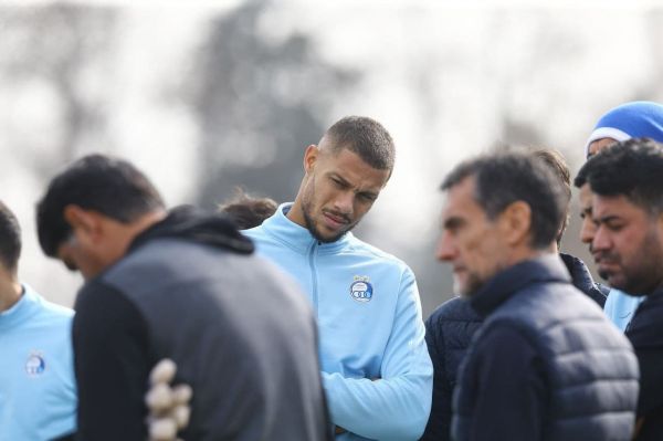 روی ژستد هیچ فشاری نیست عکس