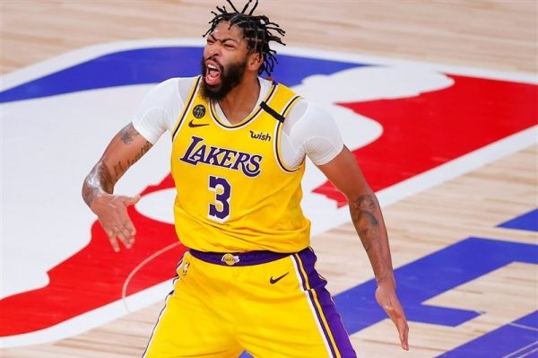  بسکتبال NBA  دوری یک ماهه ستاره لیکرز از میادین  عکس